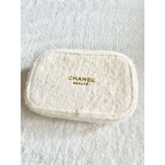 Chanel cream and gold makeup tweed bag - Picture 1 of 4